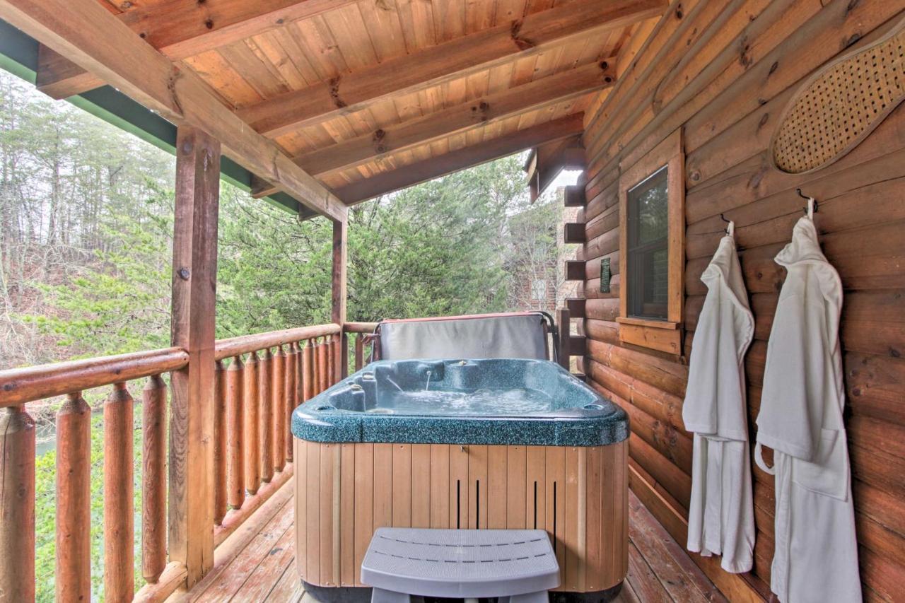 Cabin With Hot Tub About 2 Mi To Island In Pigeon Forge! Екстериор снимка