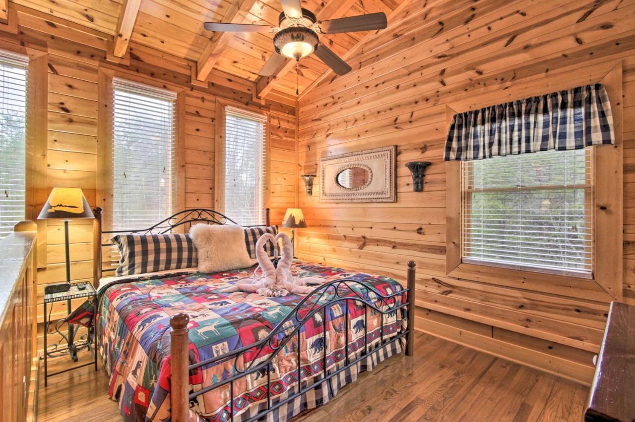 Cabin With Hot Tub About 2 Mi To Island In Pigeon Forge! Екстериор снимка