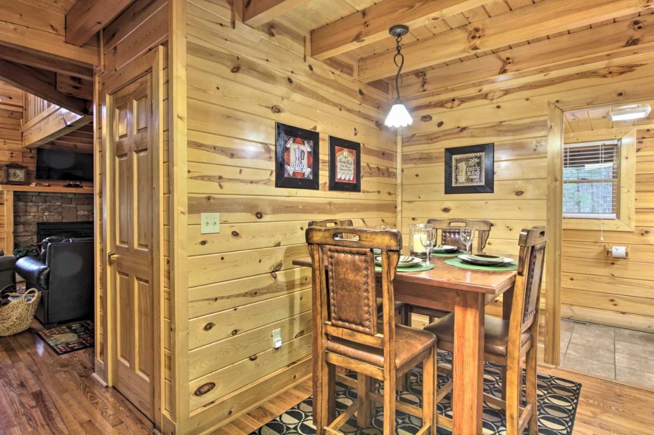 Cabin With Hot Tub About 2 Mi To Island In Pigeon Forge! Екстериор снимка